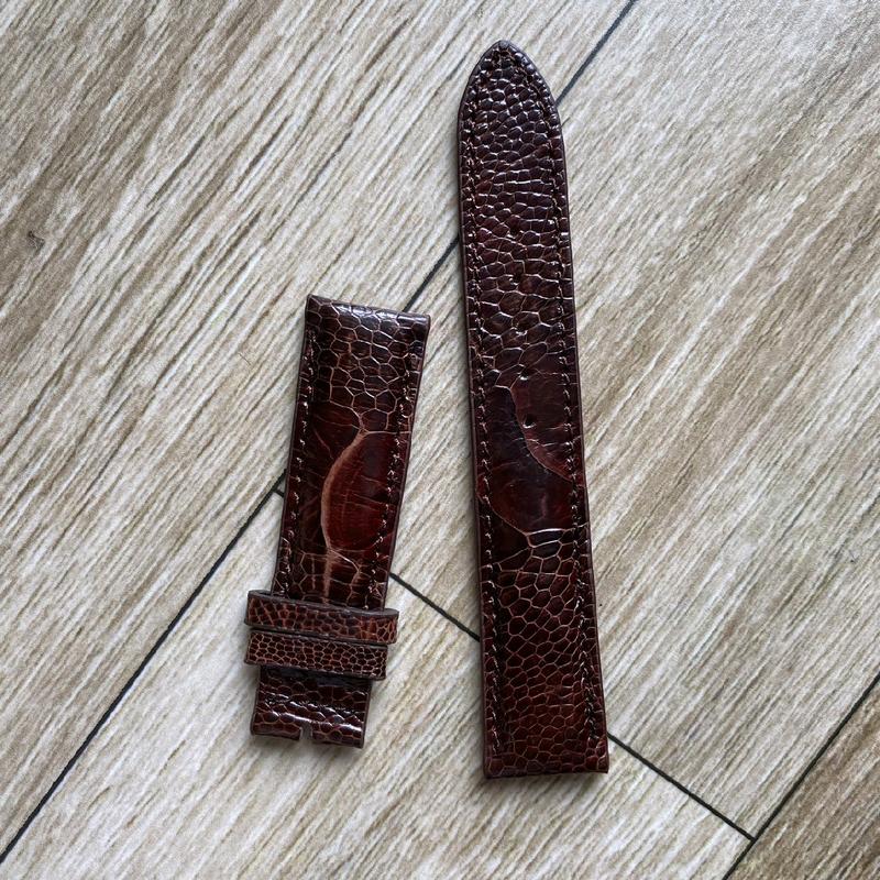 dây đồng hồ da đà điểu, vân vảy chân và vân hột. có nhiều màu và size. kèm khoá gập, chốt và cây tháo lắp. Voi Phụ Kiện Nhung Women 2