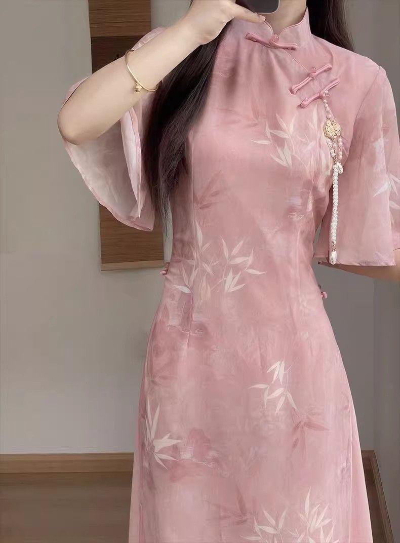 Product Introduction of Áo Dài, Sườn Xám Ao Dai Hồng, Thiết Kế Trung Quốc Mới, Cải Tiến Mới, Thích Hợp Cho Các Cô Gái Trẻ Và Dáng Ôm, Mặc Mùa Hè, Thích Hợp Cho Các Hoạt Động Hàng Ngày, Quần Áo Trà 3