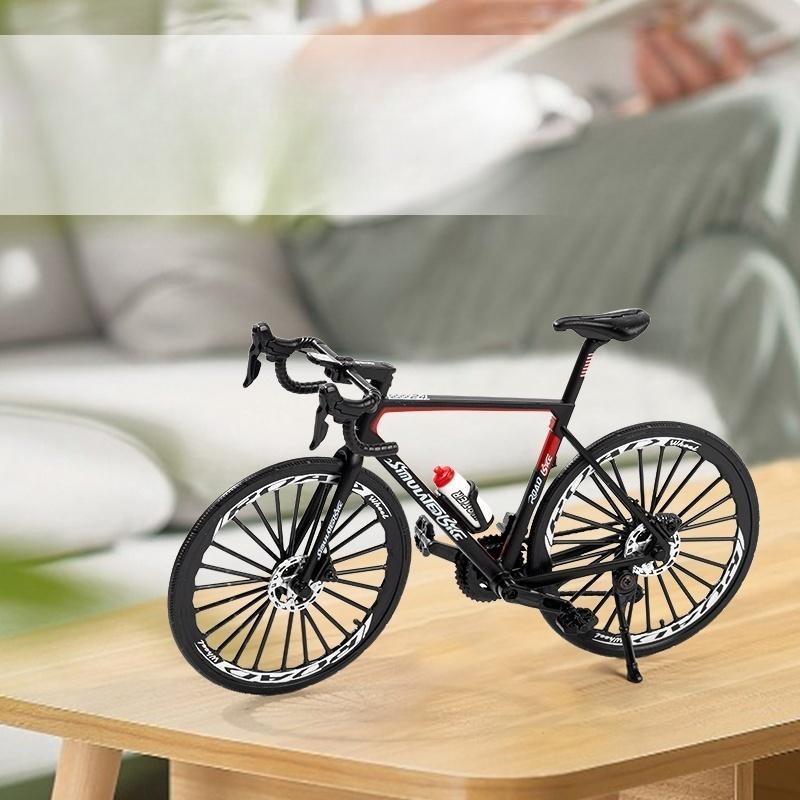1:6 Scale Road Bike Model, 1 Count Ultra-realistic Metal Road Bike Model, Desktop Simulation Ornament with Wind-powered Push Operation for Home Office Decor 3