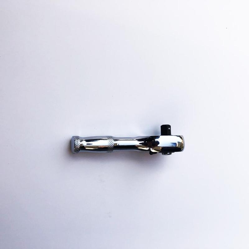 1/4 Inch Short Handle Quick Release Wrench, Portable 72-tooth Ratchet Wrench, Multipurpose Hand Tool for Home & Office 2