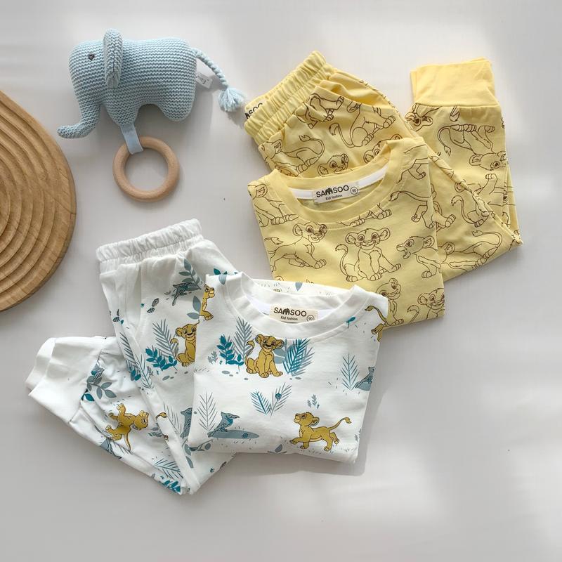 Bộ quần áo samsoo in hình Simba Vàng trắng cho bé
