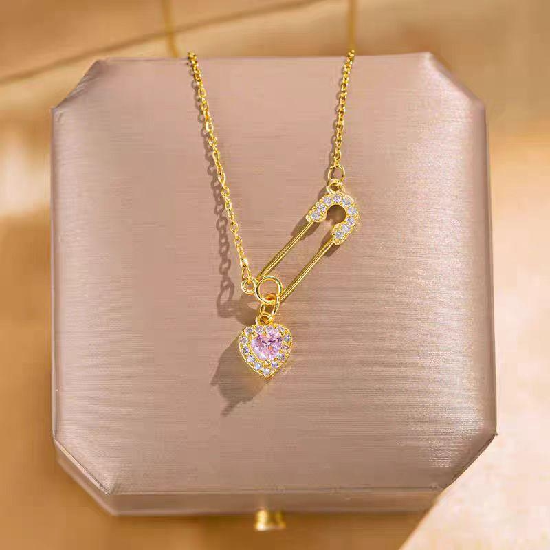 Safety Pin Necklace with Heart Charm Pink Crystal Hearts Pendant Paperclip Necklace for Woman Hollow Pin Heart Chains Choker 6