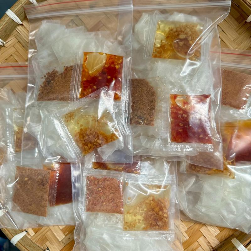 Set 5 Bịch Bánh Tráng Phơi Sương Muối Bò Cay Vị Ớt Rim Mật Ông, Sate Xã Ớt Snack Ăn  Vặt