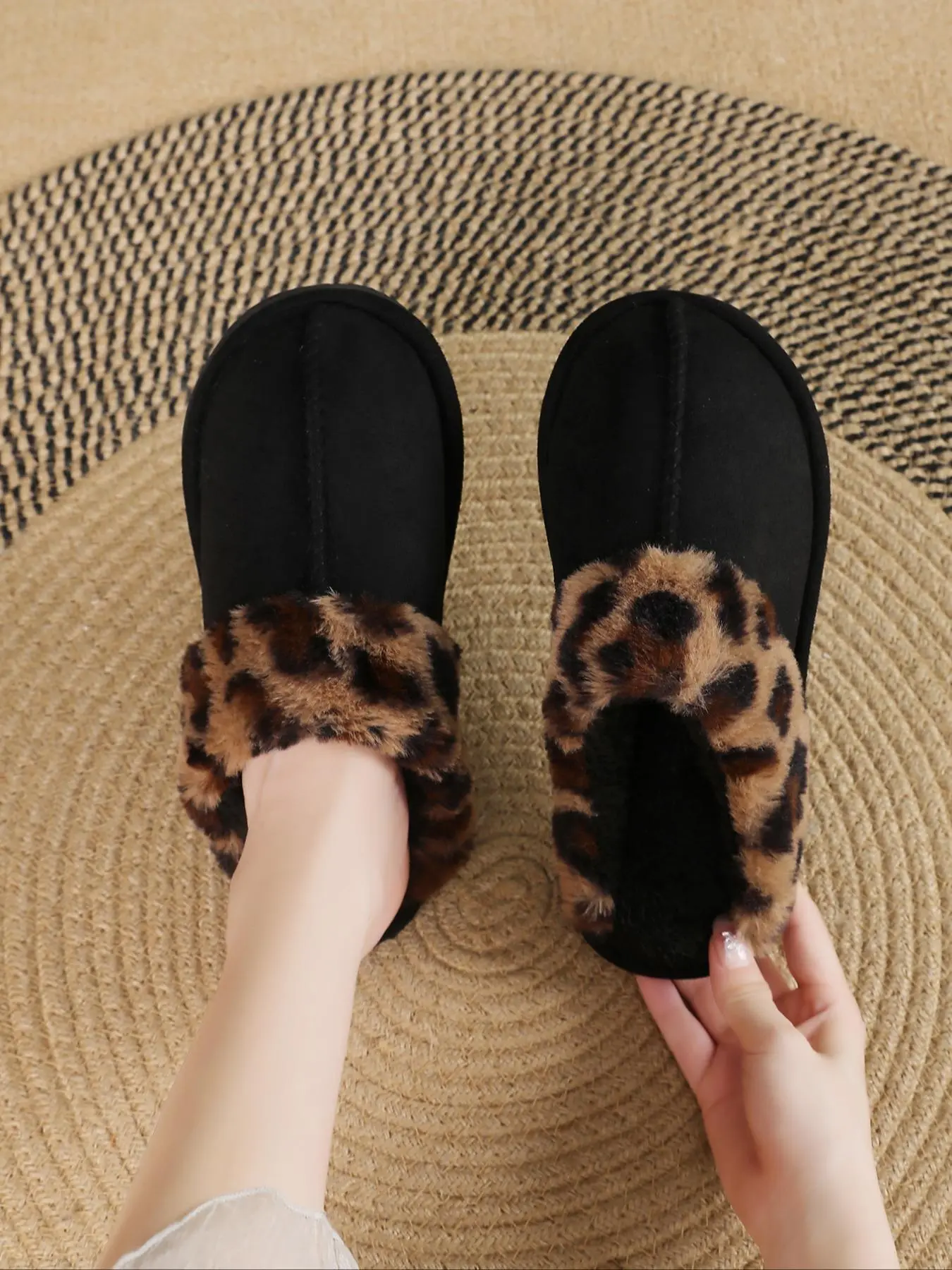 Women's Leopard Print Faux Fur Lined Slippers, Casual Soft Comfortable Home Slippers for Fall & Winter, Fluffy Plush Bedroom Slippers for Indoor and Outdoor