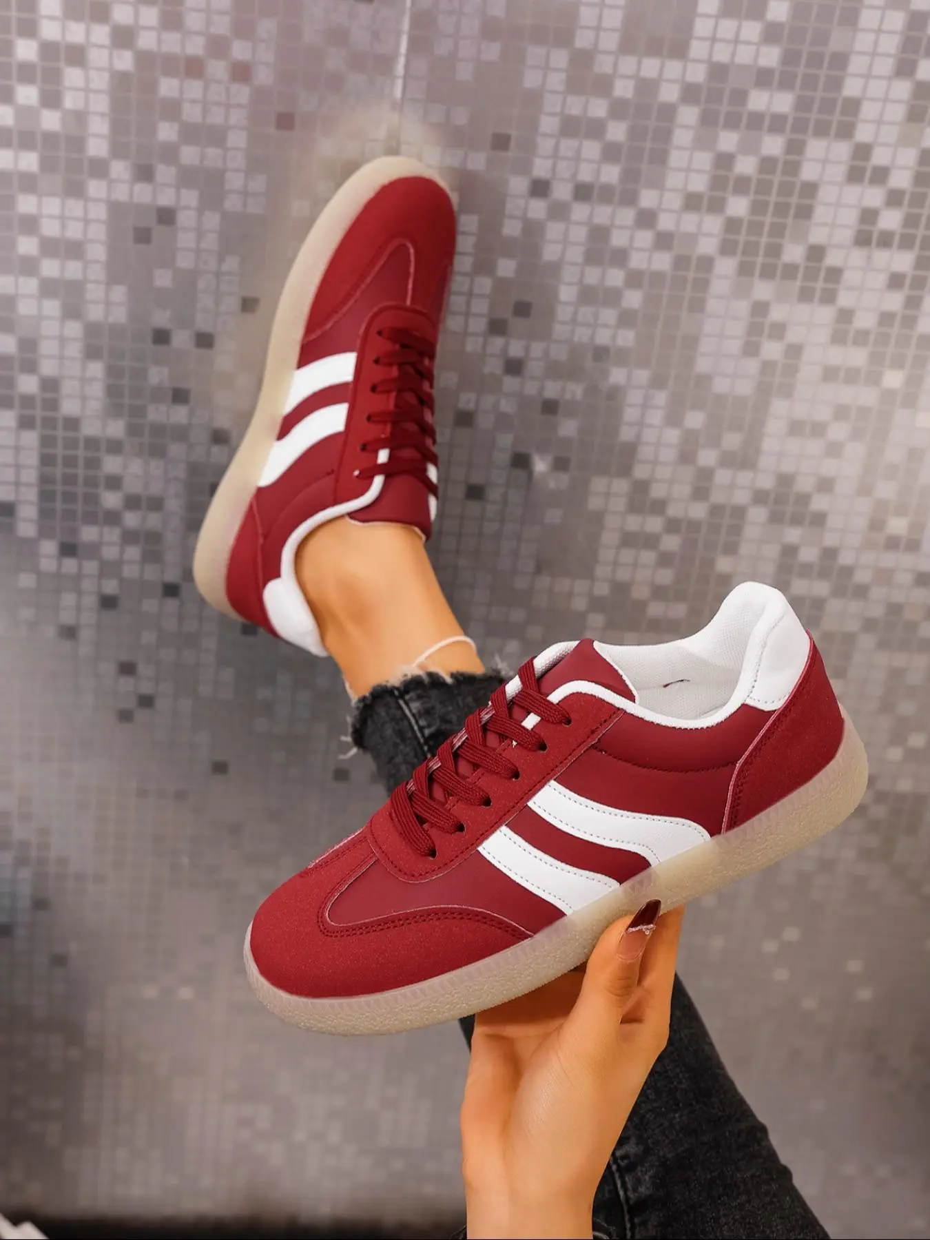Women's Fashionable Colorblock Lace Up Low Top Sneakers, Casual Comfortable Sports Shoes for Daily Wear, Female All-match Round Toe Shoes for Daily Wear