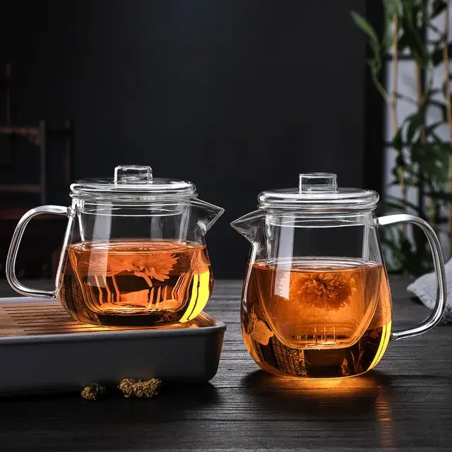 Ấm thủy tinh/ Ấm trà thủy tinh có lõi lọc, chịu nhiệt cao, đun bếp AT1