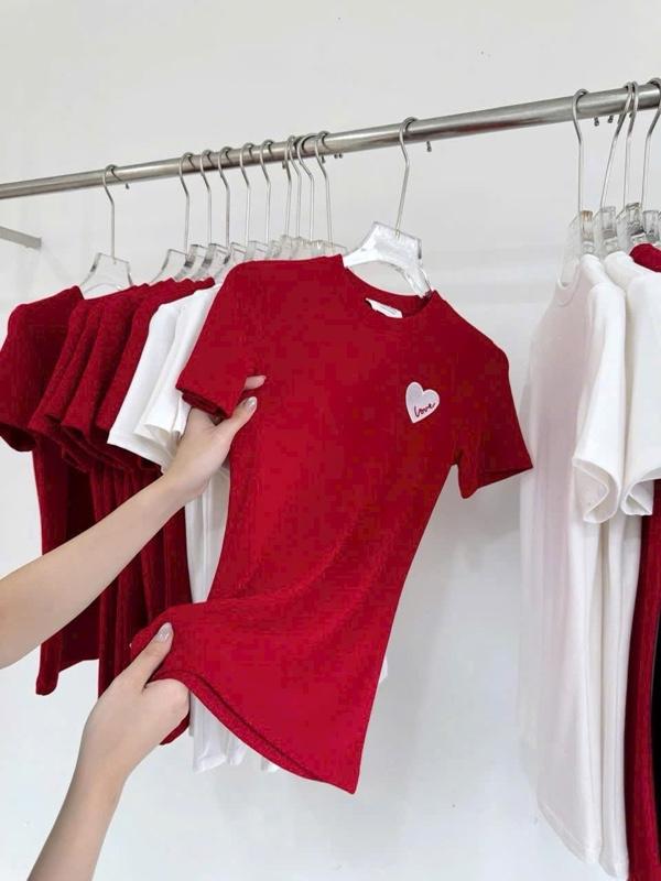 Product Introduction of Áo thun nữ cổ tròn tay ngắn thêu logo trái tim, from tôn dáng chất cotton mềm mịn Women 13