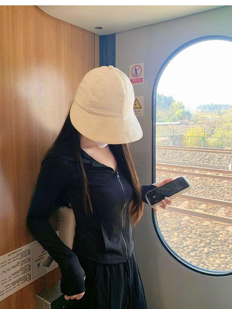 Product Introduction of 2025 New Ice Silk Sunscreen Clothes for Women, slim fit, waist cinching, small stature, slimming, UV resistant, breathable, thin jacket, fashionable and versatile 27