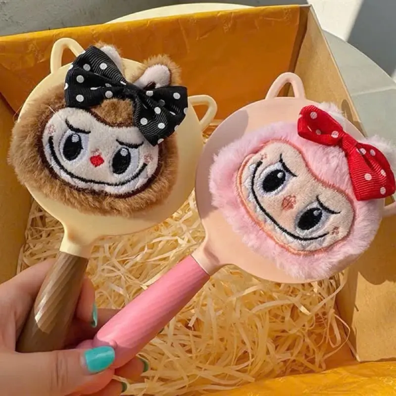 Gương cầm tay Labubu lông siêu đáng yêu