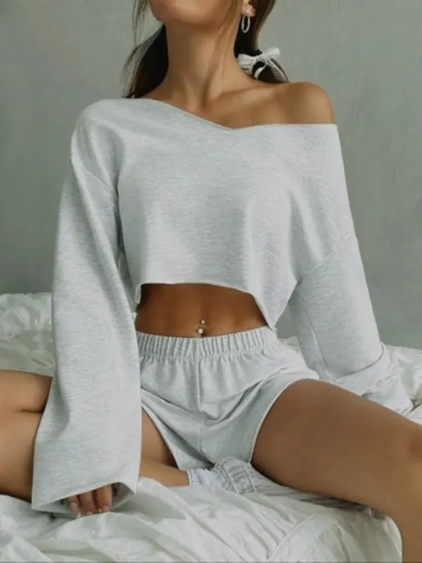 Women's Solid Crop Top & Shorts Two-piece Set, Casual Fashion Cozy V Neck Long Sleeve Top & Shorts for Daily Outdoor Wear, Ladies Two-piece Outfits for All Seasons 3