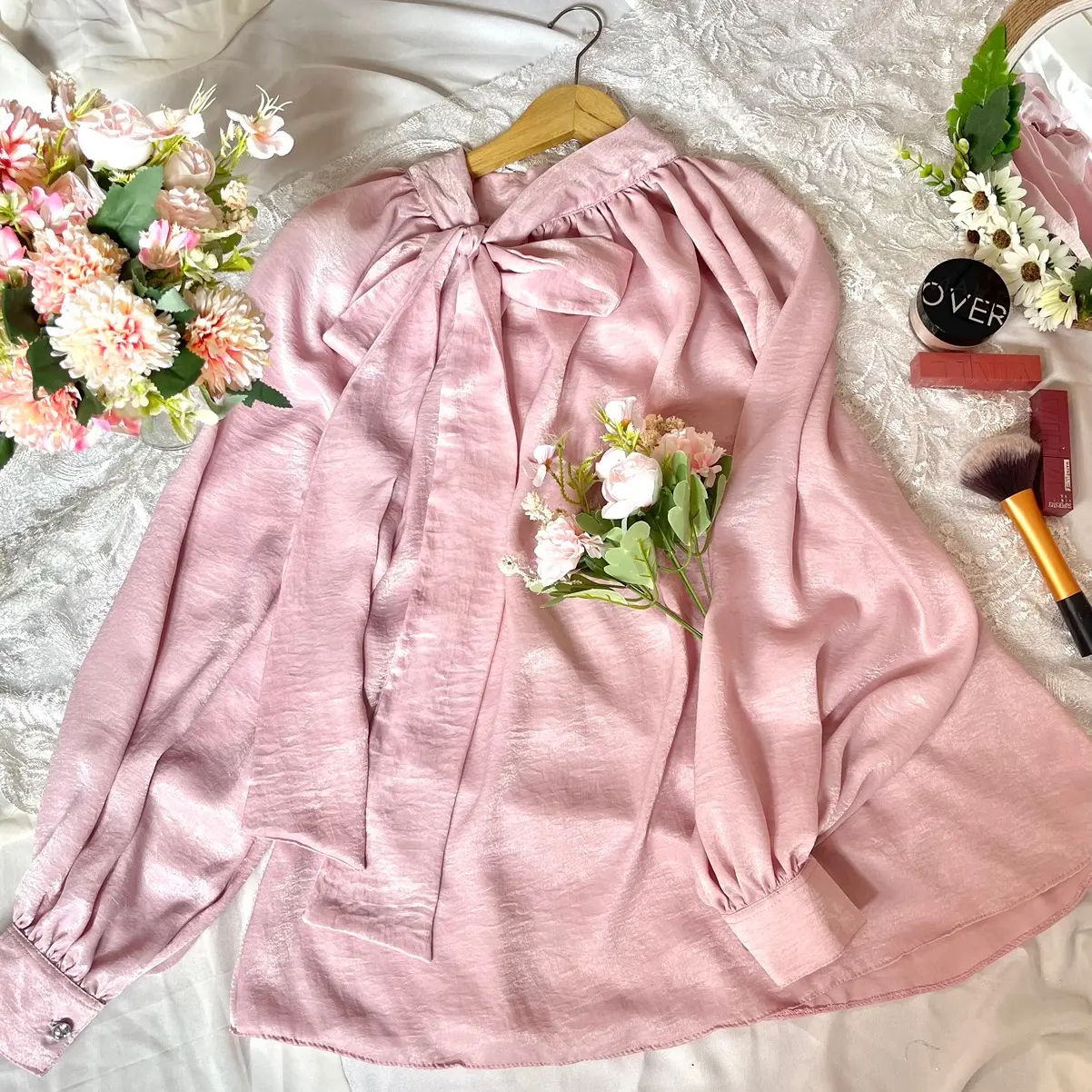 Mika blouse/Blouse pita leher/koreablouse Santai V-Neck Nyaman Formal
