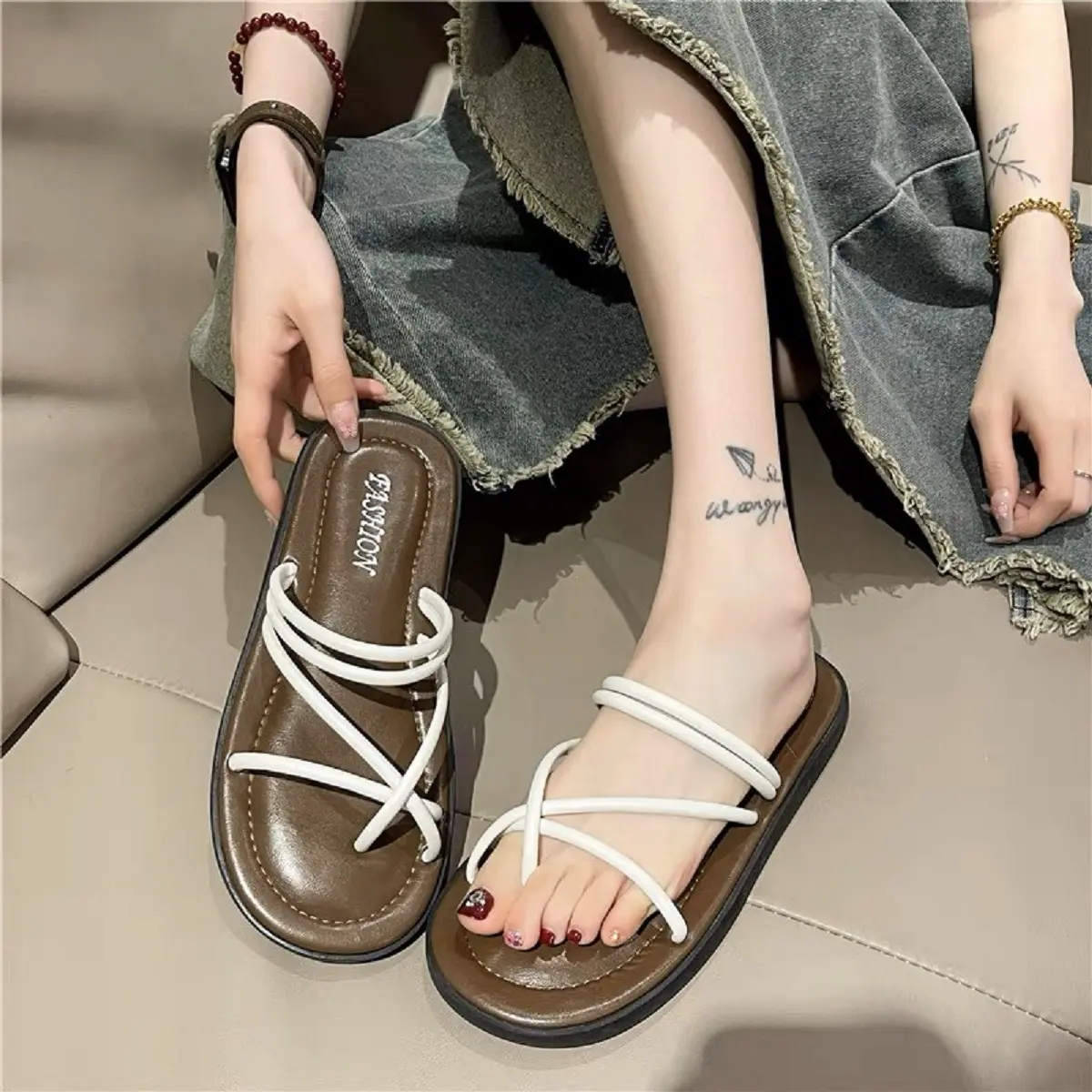 Dép nữ đi biển, dép dây đế bệt  2cm mới(hàng full hộp) dép  sandal