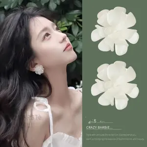 Anting Tusuk Wanita Bentuk Bunga Bahan Akrilik Gaya Korea Untuk Musim Semi / Panas
