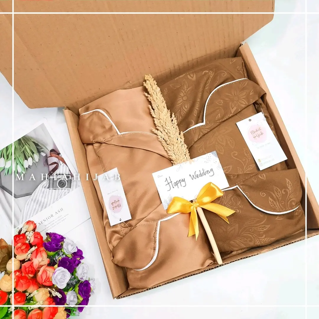 Hampers Wedding Set Piyama Couple /Set Kado Pernikahan / Hadiah anniversary pasangan / Hampers wedding Satin