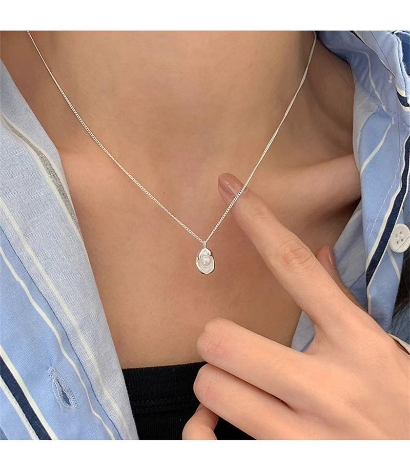 Product Introduction of S925 Pure Silver Natural Freshwater Pearl Mini Pod Necklace for Women, Simple and Niche Temperament, Exquisite Collarbone Chain Silver Decoration 8