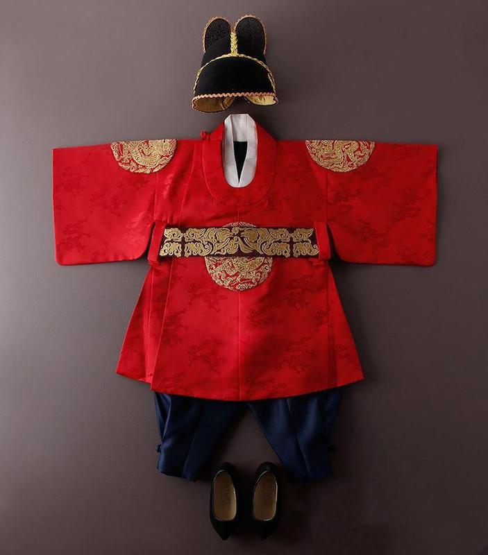 Hanbok hàn quốc tết 2024 cho bé trai 0