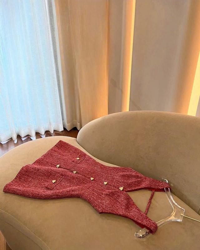 Váy Dạ Đỏ Khuy Đồng Sát Nách Cổ V Dự Tiệc Sang Chảnh - LIING 2