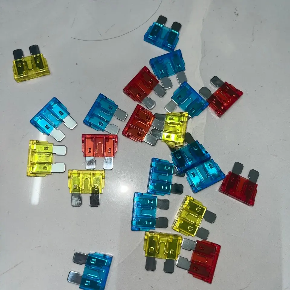 Bộ 50 cầu chì to/nhỏ các loại 10a 15a 20a 25a 30a