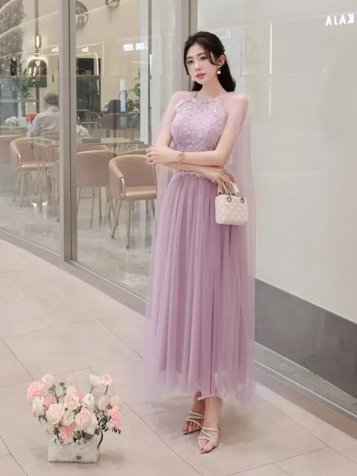 Đầm thiết kế hồng tím cổ yếm sang chảnh phù hợp đi chơi