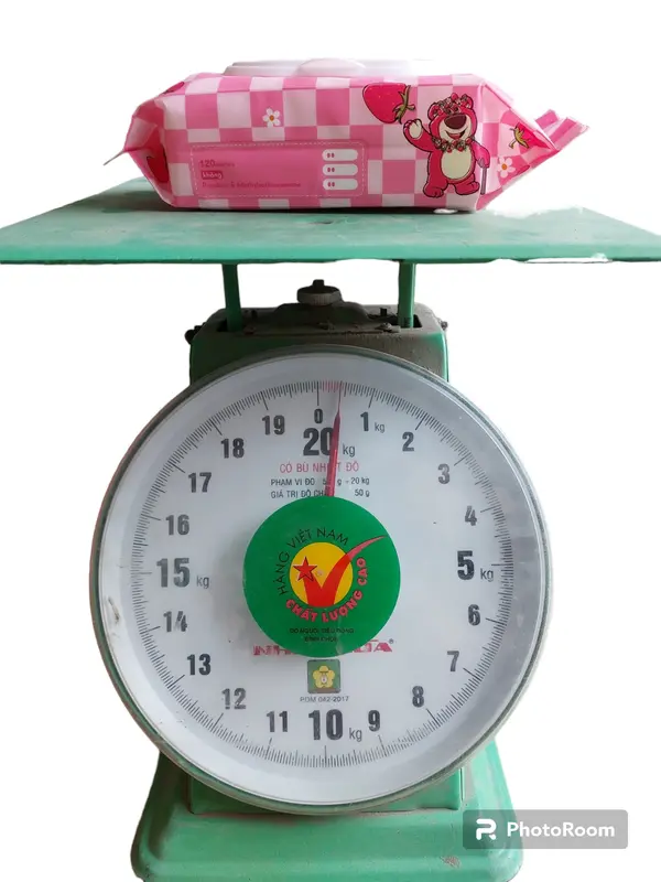 Thùng 10 gói khăn ướt Phú đạt,khăn ướt hình gấu dâu đáng yêu, không mùi dùng cho bé,1 gói nặng gần 400 gram Voi khanu  otchobe 2
