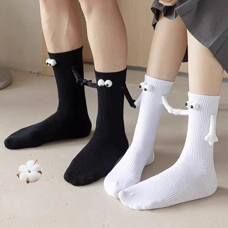 Creative Magnetic Suction Socks Cotton Toe Socks 3d Hand in Hand Club Celebrity Couple Socks Mid Tube Socks with Magnet