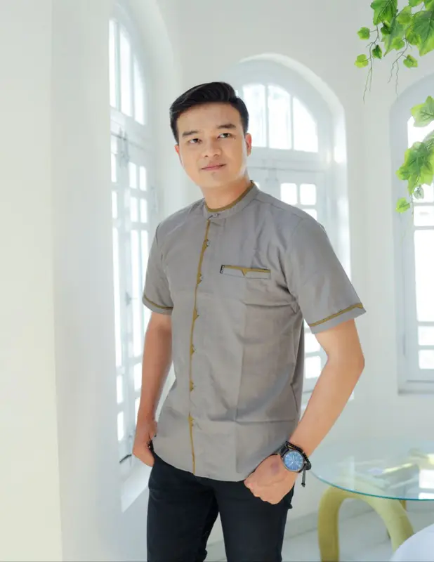 Baju Koko Pria Lengan Pendek Lipat Elrumi Motif Sakha Polos 1