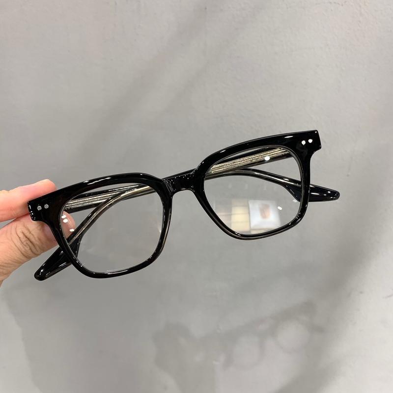 Gọng kính nhữa cốt kim loại vuông to hoạ tiết hai chấm HT8131