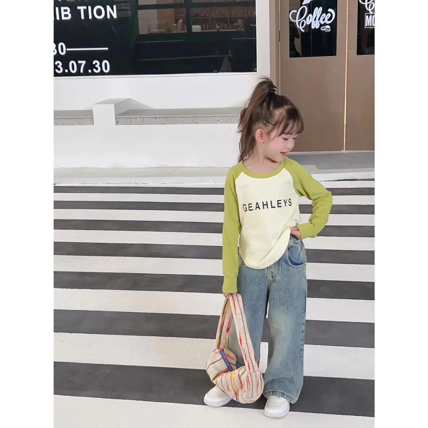 เสื้อท่อนล่างแขนยาวมีสไตล์สำหรับเด็กผู้หญิง, เสื้อยืดแฟชั่นฤดูใบไม้ผลิและฤดูใบไม้ร่วงสำหรับเด็ก, เสื้อสไตล์เกาหลีเด็กผู้หญิง, ชุดฤดูใบไม้ร่วง, เทรนด์เด็กผู้หญิง, ยอดนิยมสำหรับ 1488 รายการโปรด