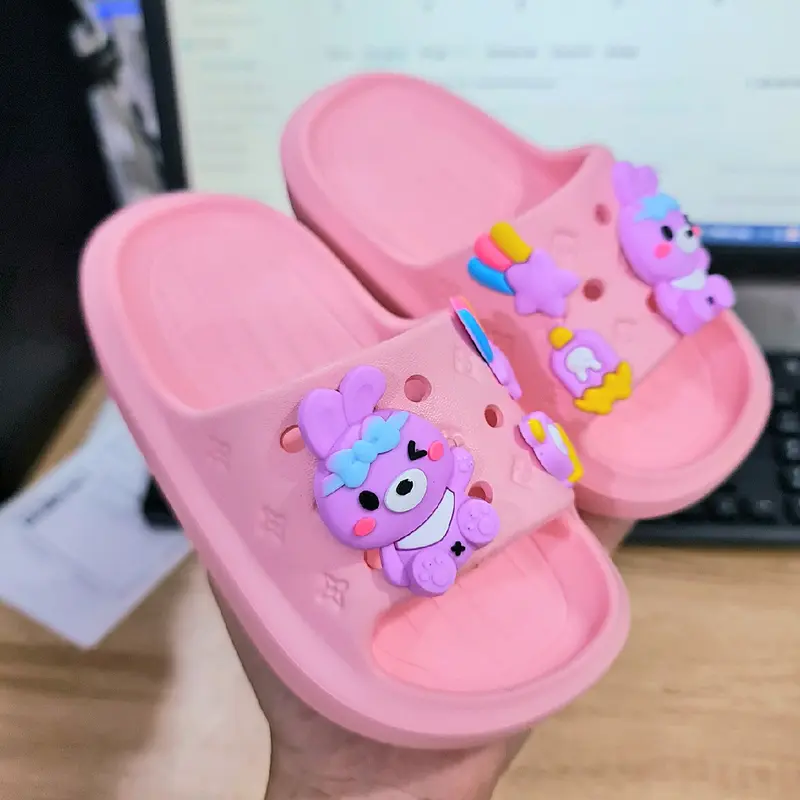 Dép bánh mì siêu nhẹ hàng cao cấp cho bé gái hình thỏ tai dài mắt hí cực dễ thương chống nước không dau chân 3