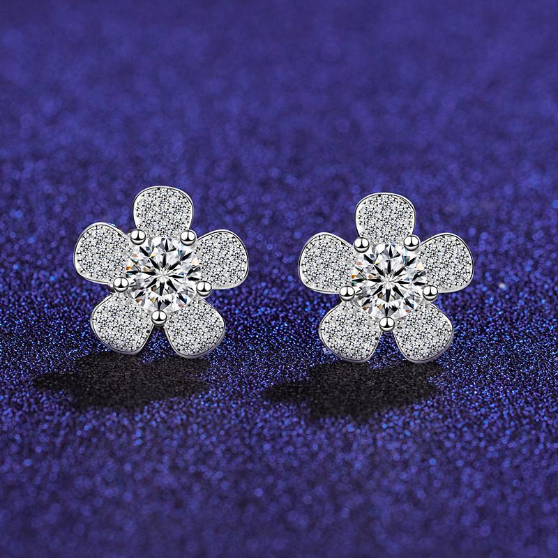 Product Introduction of 925 Silver Flower Flower Moissanite Stud Earrings Lady Temperament 50 Points Earrings Fashion Earrings Fashion Jewelry 0