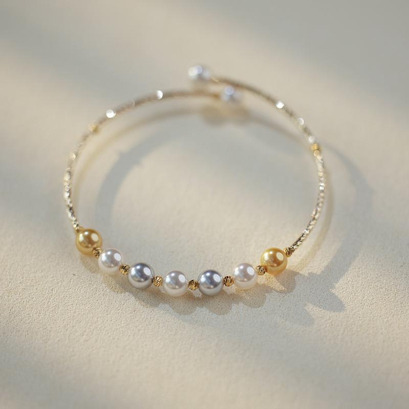 Product Introduction of Pearl Bracelet Women's Advanced Design Bracelet Light Luxury Minority Design Fashion All-Match 2024 New Accessories Wholesale 6