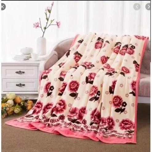 Product Introduction of Chăn tuyết nhung lông cao cấp 1m65x2m Mẫu Hoa Lá ngẫu nhiên - Loại tốt 2