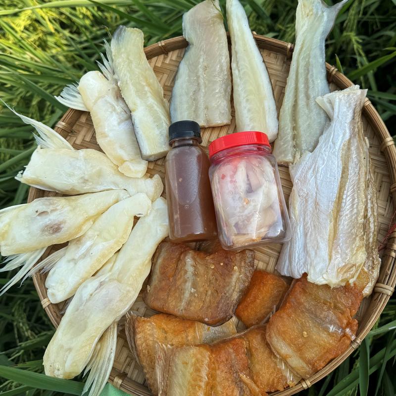 Combo 4 Loại Khô 1 Kg 1 Bịch Gồm : Cá Ngát - Dứa BaBy - Ức Mỡ Cá Dứa - Dứa Cọng - 1 Chai Mắm Me - 1 Hũ Kim Chi Cá Khô Ngon – Vừa Ăn – Food