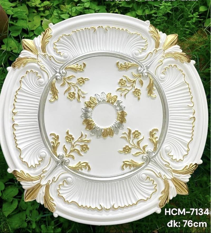 Product Introduction of ￼Combo 50 Lá vàng công nghiệp 24K dành cho dát vàng trang trí quà tặng sinh nhật, quà cưới, đồ lưu niệm, decor nhà cửa, vật dụng hàng ngày... 1