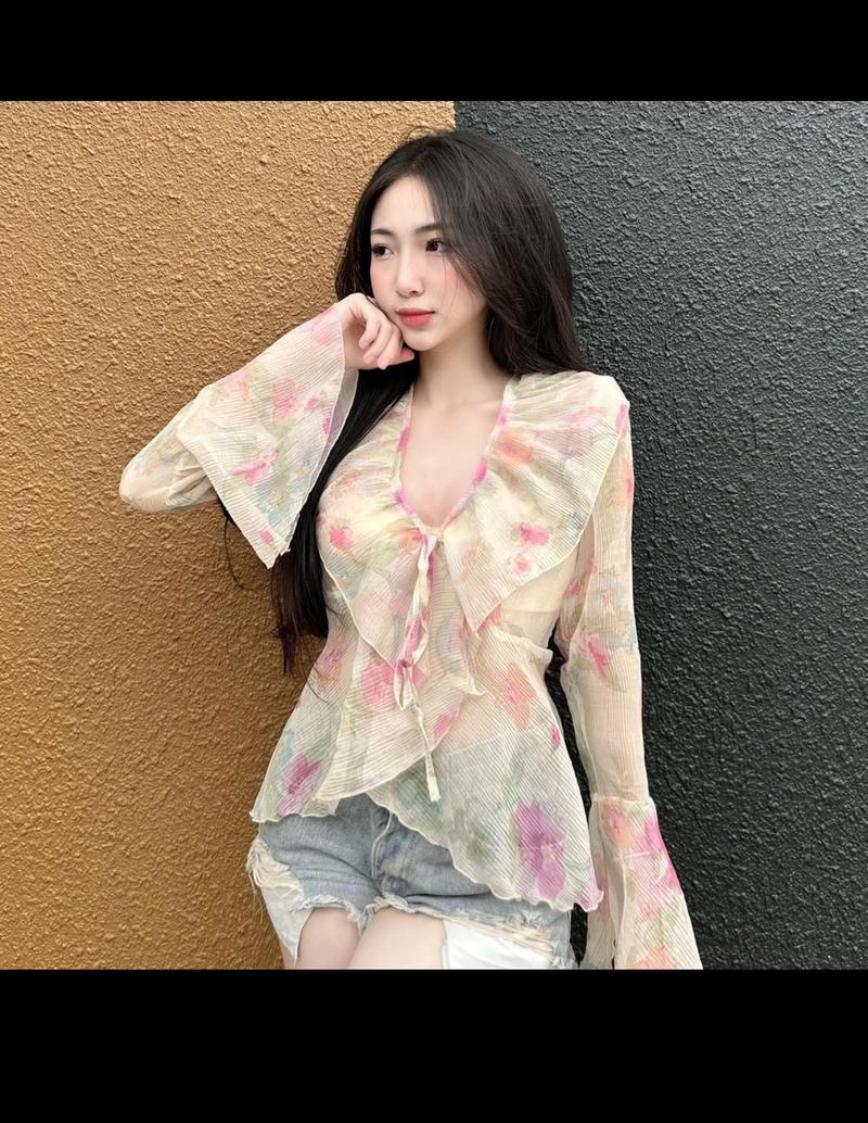 Product Introduction of Áo hoa tơ bèo tay loe tay dài vải hoa tơ sọc nhăn 2