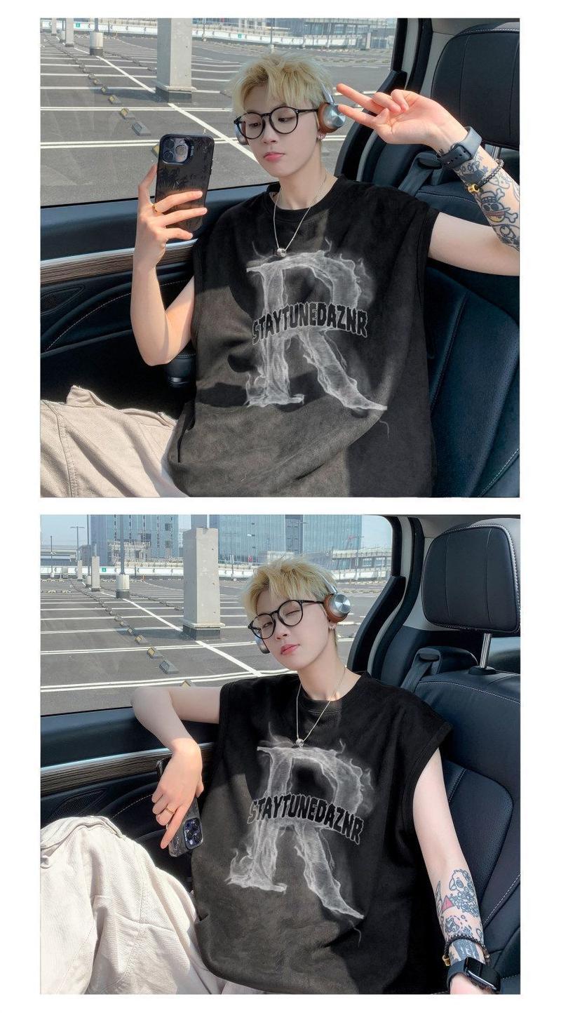 Product Introduction of Waistcoat Vest Men's American Street Summer Fashion Brand Pu Shuai Retro Heavy Loose Sports Sleeveless T-shirt 3