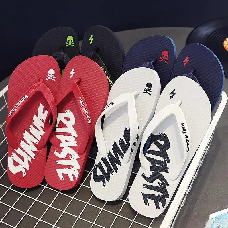 Bathing Wear-resistant Slippers Summer Beach Shoes Fashion Flip-flops Men Wear Simple Flat-bottomed Boy Footwear