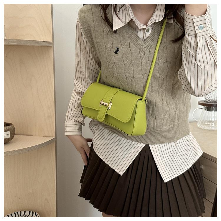 Product Introduction of Niche High-End Design Fashion Suitable for Various Scenes Niche Elegant Fashion Pouches Women's Bag New Western Style All-Matching Messenger Bag Fashion Shoulder Underarm Bag 17