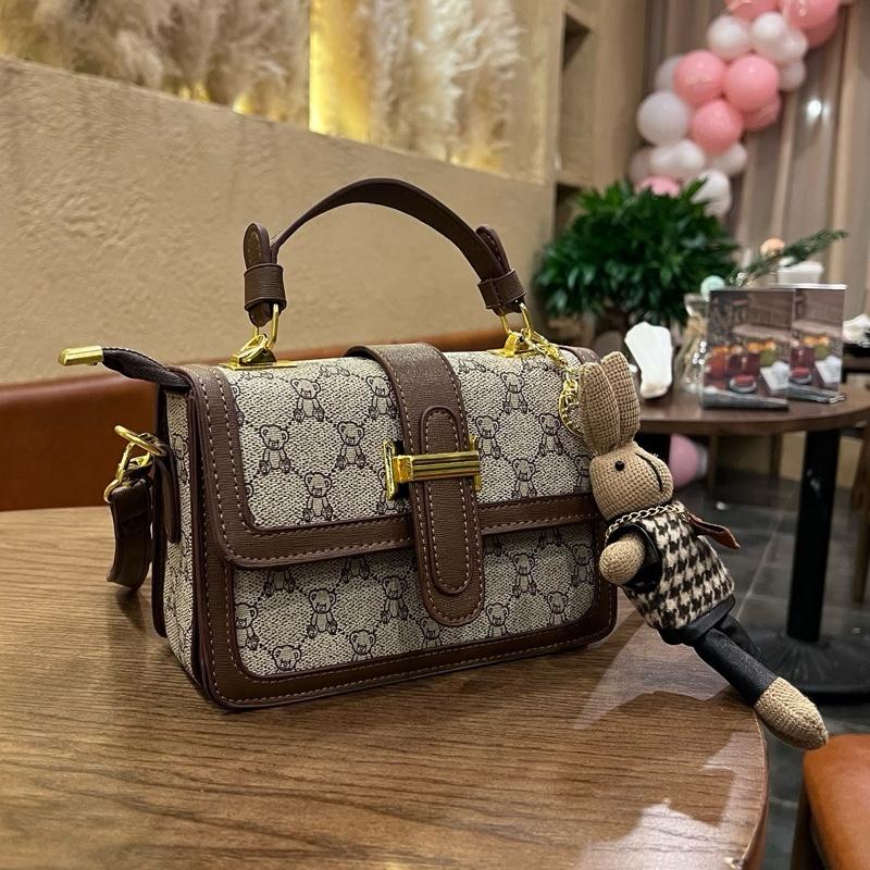  Túi Xách Tay Đeo Chéo Hoạ Tiết Gấu Da PU Cao Cấp  - Bag Nữ  H Gấu  