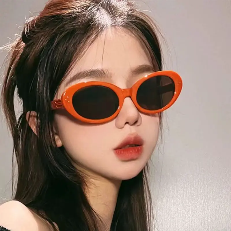 Women's Hip-Hop Sunglasses with Small Frame, High-Grade UV-Proof Sunglasses, Creating Trendy Style 🌞 💫