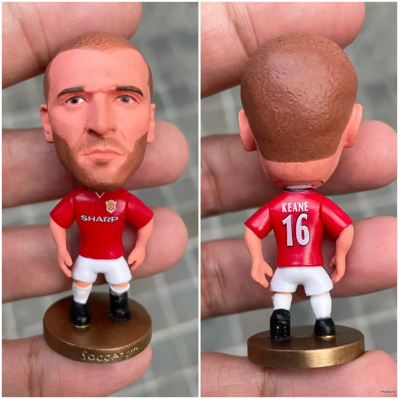 Figure Miniatur Pemain Bola Roy Keane Emyu Setan Merah 1999-2000 merk Soccerwe Kodoto Collectibles Figurine Koleksi Hadiah Pajangan Topper Kue Birthday Cake Dekorasi Tema Sepakbola Treble Winner Man Juara United Roy Keane