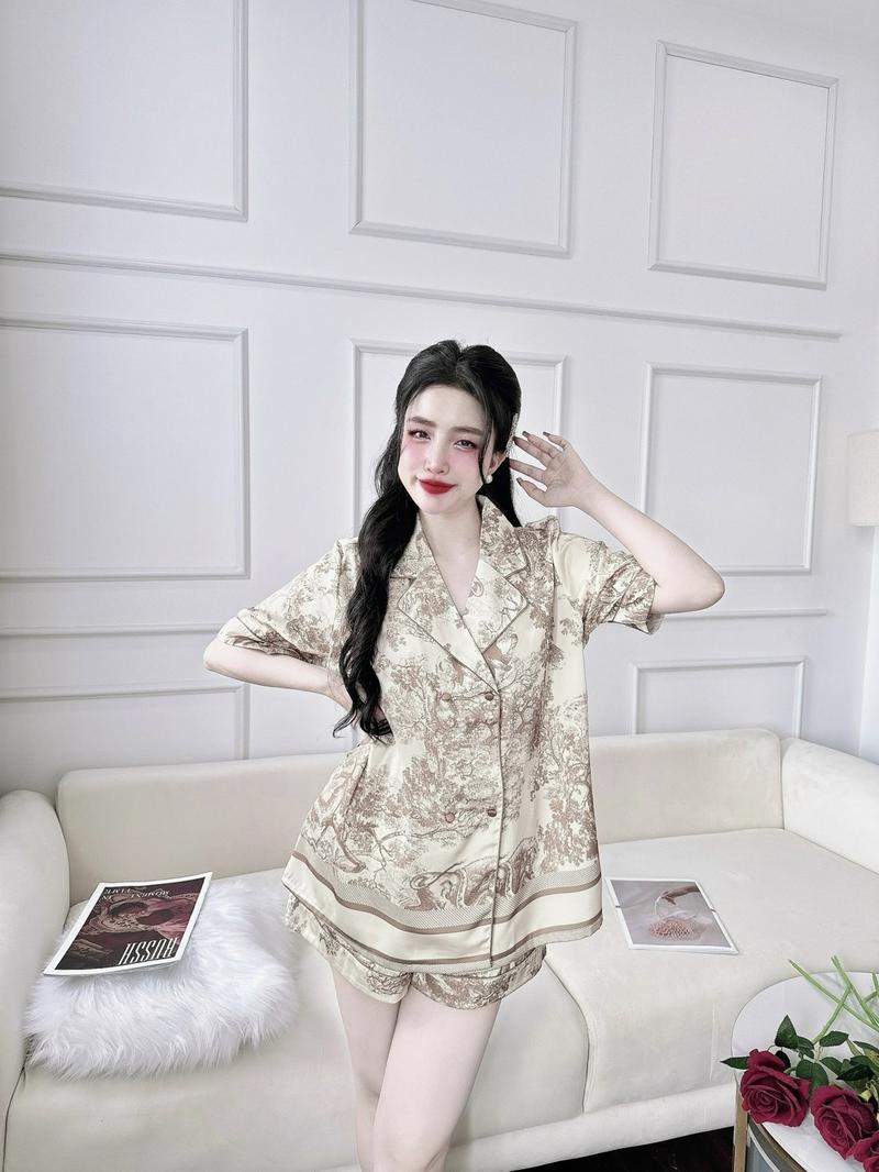 Product Introduction of Đồ bộ đùi lụa Latin fom vest 4 cúc bọc - size dưới 70kg  Women 14