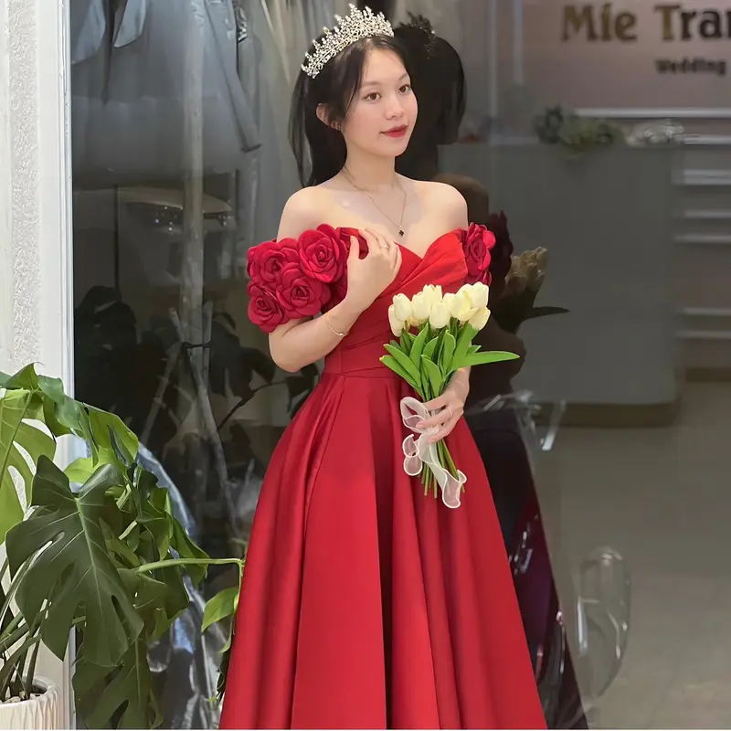 CDP152- Váy cưới đi bàn - đầm cưới thiết kế trễ vai hoa- váy cưới xoè,váy đi bàn xòe trễ vai xếp ly che bụng. 5