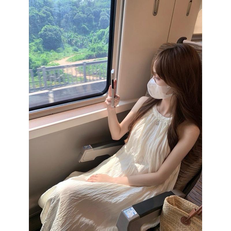 Váy xuông dáng dài cổ yếm