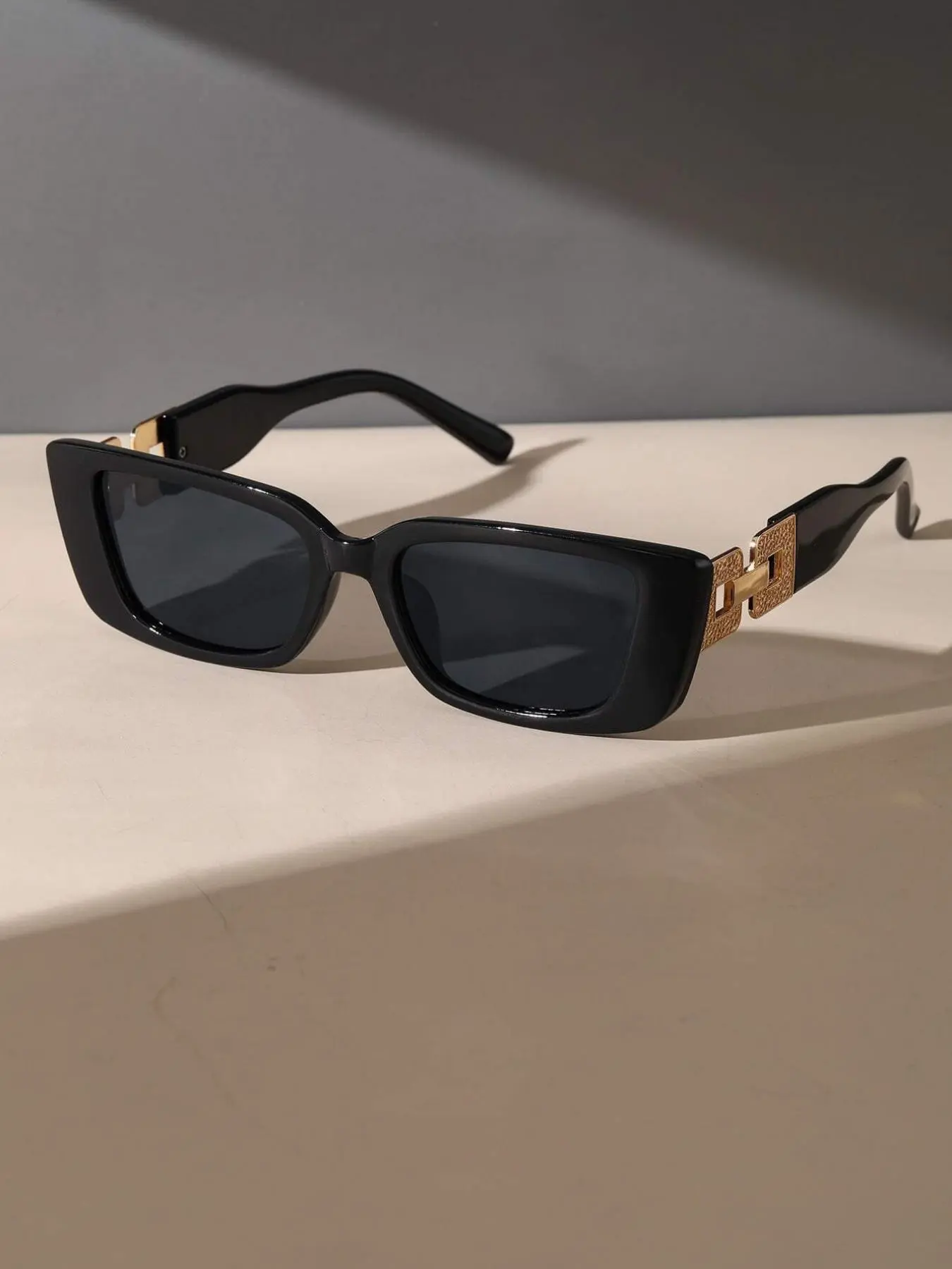 Vintage Design Sunglasses, Trendy Casual Sunglasses for Women and Men, Fashion Accessories for Everyday Use and Outdoor Activities