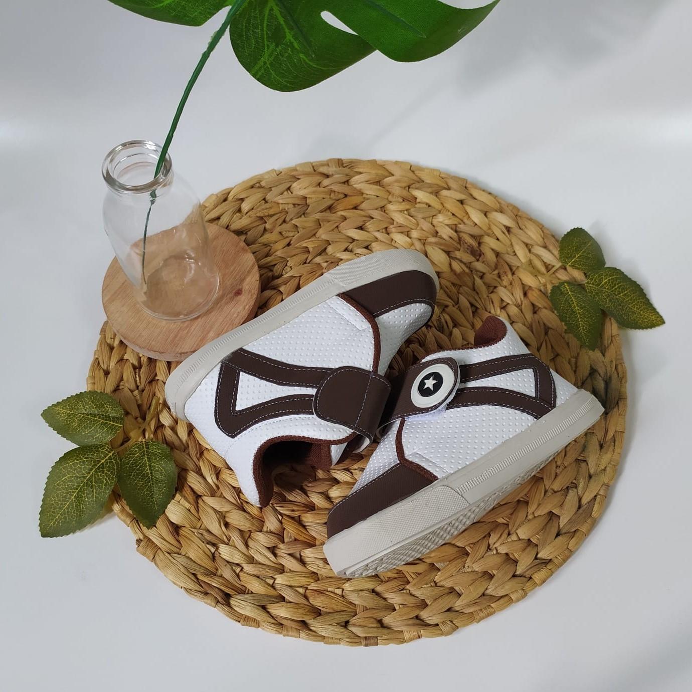 Sepatu Sneakers Anak Laki-Laki Usia 8 Bulan - 2 Tahun Straps Velcro Tali Perekat List Hitam Putih Variasi Bola Bisa Bayar di Tempat