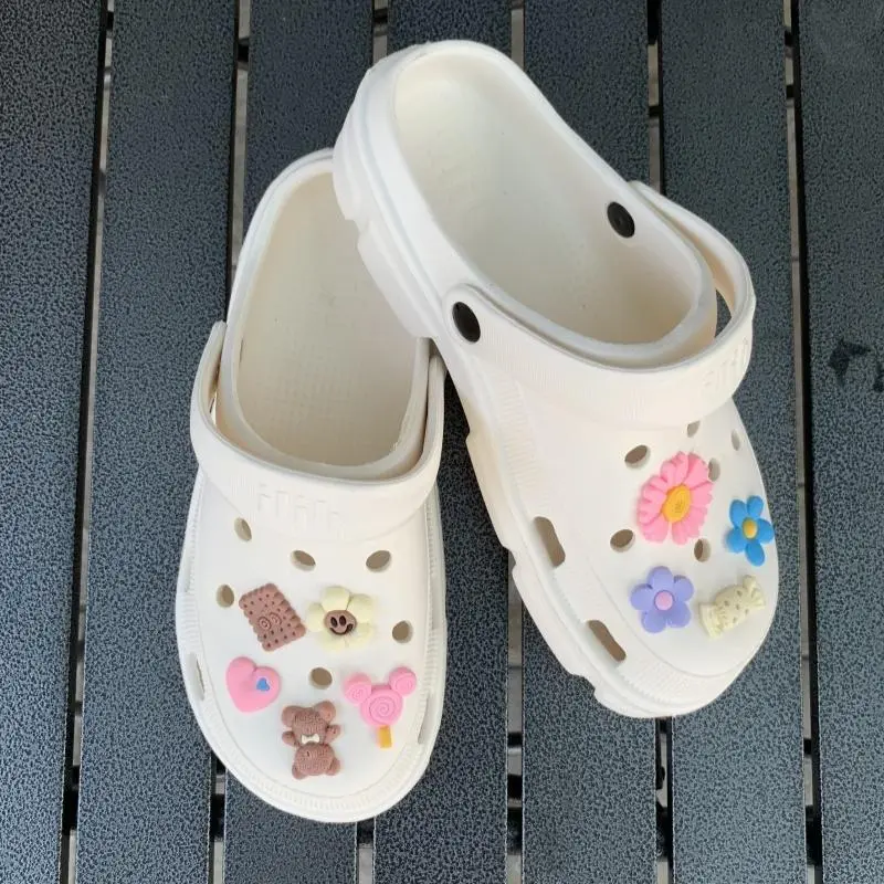 Sandal wedges wanita terbaru dengan berbagai aksesoris sandal pantai outdoor bersol tebal yang nyaman 5