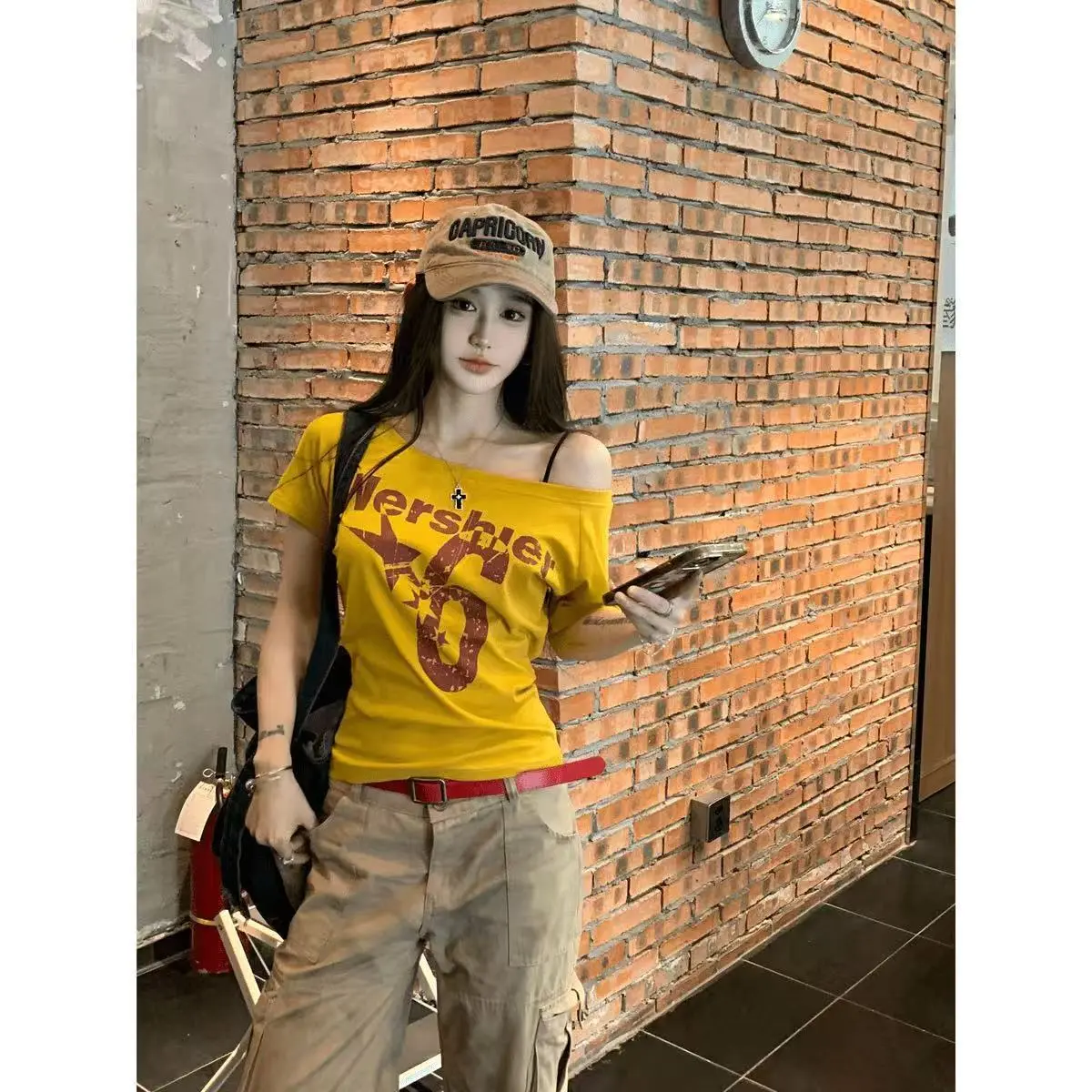 American Style Spicy Girl White Off-Shoulder Short Sleeve T-Shirt for Women Summer Slim Fit Printed Versatile Design New Top