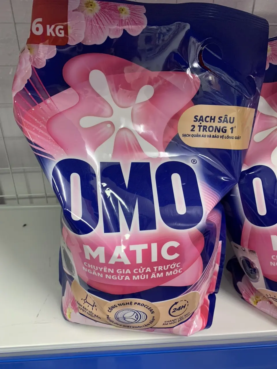 nước giặt omo chuyên cửa trước, ngăn mùi ẩm mốc 3,6kg Làm Sạch