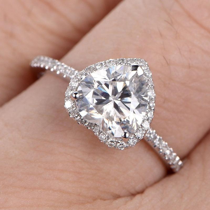 Product Introduction of New Hot Selling Fashion Creative Love Zircon Ring Valentine's Day Gift Couple Heart-shaped Ring 2